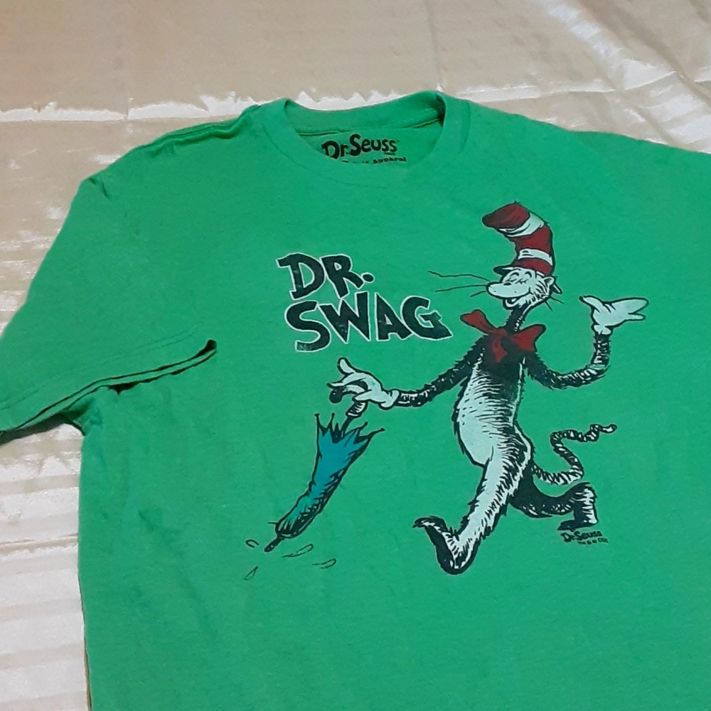 Dr. Seuss BEAUTIFUL TOP SIZE M MEN EXELLENT